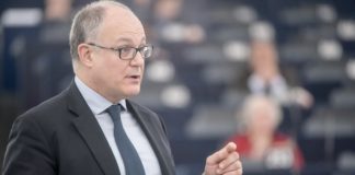 Gualtieri scrive all’Ue: “La previsione di deficit per il 2020 salirà al 2,5% del Pil” roberto gualtieri