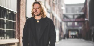 Coronavirus, Simone Tomassini canta “Quando tutto finirà”