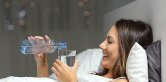 Il sonno e la prevenzione della disidratazione: motivi e consigli acqua giornata del sonno