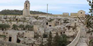 I “Mondi Paralleli” di Daniela Mastrandrea: ecco il videoclip gravina