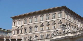 Coronavirus, la preghiera dell’Angelus per la prima volta in diretta streaming palazzo apostolico vaticano