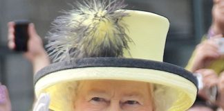 “Cercherò di uccidere la regina Elisabetta”, la polizia inglese indaga su un video regina elisabetta