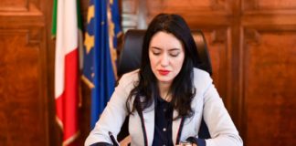 Rimandare la riapertura della scuola? Azzolina: ‘Non arretriamo’