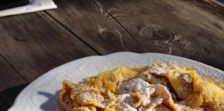 Kaiserschmarren (omelette con mirtilli rossi): la ricetta kaiserschmarren