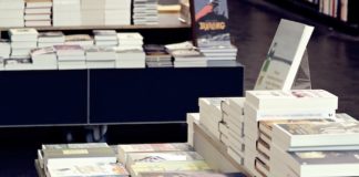 De Luca, librerie non riapriranno in Campania libreria