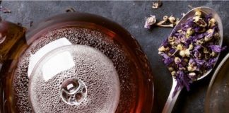 Cioccolato fondente e tè, consigli su come abbinarli perugina nero