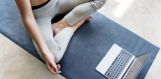 Free Yoga regala lezioni di yoga online