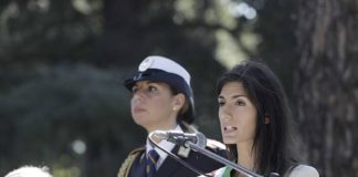 Raggi assolta per l’inchiesta nomine in Campidoglio: “È la conferma che ho agito con la massima trasparenza” virginia raggi