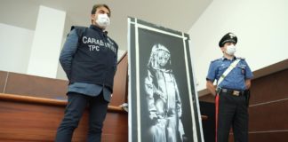 Ritrovato il dipinto di Banksy trafugato dal Bataclan di Parigi nel gennaio 2019