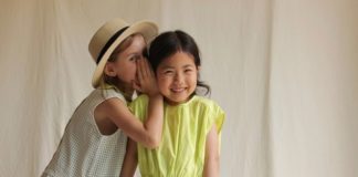 L’estate 2020 tra giallo fluo e giallo sole: alcuni vestiti per bambini c'era una volta estate 2020