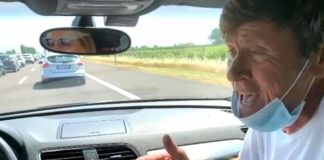 Morandi in coda verso il mare canta ‘Andavo a cento all’ora’