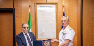 Corpo delle Capitanerie di porto – Guardia Costiera, visita di Calvisi calvisi pettorino