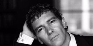 Banderas compie 60 anni e annuncia: “Sono positivo al coronavirus”