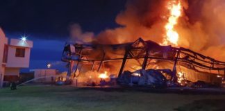 A fuoco uno stabilimento per la produzione di oli e bio-diesel incendio firenze
