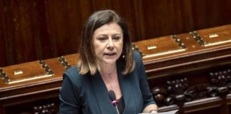 Pd, De Micheli: “No alle alleanze, prima serve un cambio di rotta”