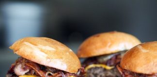 Futuro della carne sintetica, domani il voto del Parlamento Europeo