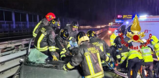 Incidente stradale sulla tangenziale di Milano: morti genitori e figlia, altri due gravi