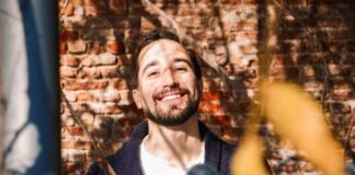 Natale, amore e dating app: Incompleto canta “Amore in Playback” incompleto