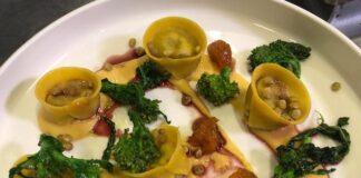Ravioli di cotechino, la ricetta per il cenone del 31 dicembre in Tv Ravioli di cotechino, lenticchie, cime di rapa e Gutturnio Traversone