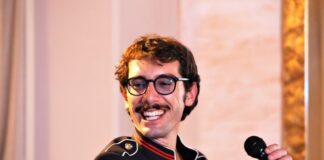 Ruggero, “Hey!” è il settimo episodio della serie musicale “Atineres” ruggero