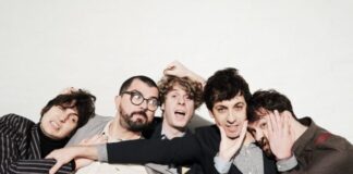 Lodo Guenzi (Lo Stato Sociale): “Questo Paese e la sua classe politica sono ancora in larga parte razzisti e omofobi” Lo Stato Sociale