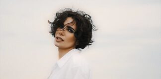 “Tropicale”, il nuovo singolo di Azzurra: “É stata pura esigenza” azzurra