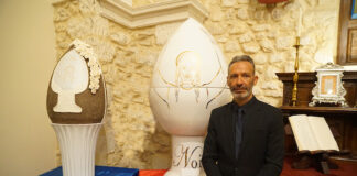 “Ovum Pine Nut”, alla scoperta dell’opera di Diego Cortez diego cortez l'uovo pigna