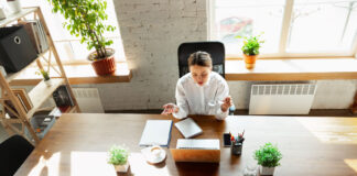 Pregliasco: “Tornare allo smart working per limitare i contagi”