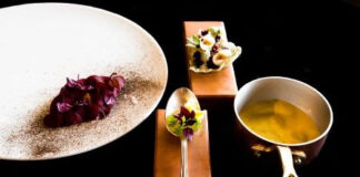 Abbinamento piemontese gourmet tra Sei Anime Acqui Docg di Ricossa e scampi barbabietole e bagna cauda della chef Elide Mollo