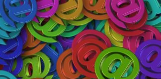 Posta elettronica certificata: funzionamento e costo PEC mail colorate