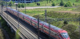 Per tutto ottobre visite, consulenze ed ecografie gratuite a bordo dei treni ad Alta velocità, Intercity e Regionali