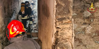 Barcellona Pozzo di Gotto, spento incendio in una vecchia abitazione incendio barcellona pozzo di gotto