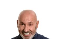 Maurizio Battista in “Sardegna con Uno, nessuno e centomila” maurizio battista