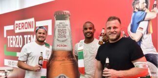Nazionale Italia di Rugby a Casa Azzurri per brindare alla vittoria con la Svizzera peroni foto