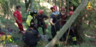 Genova, soccorso un uomo caduto col parapendio soccorso parapendio