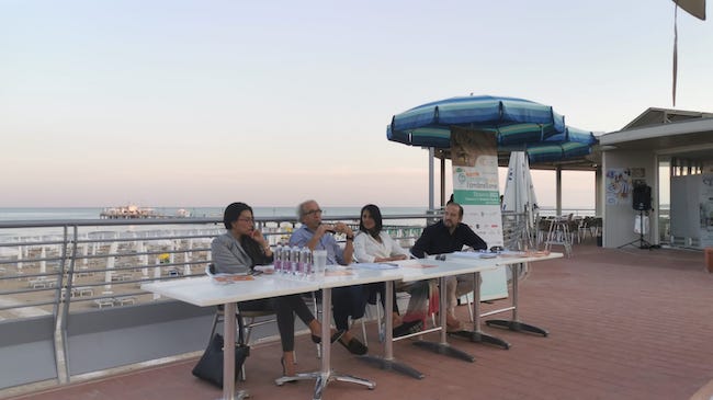 economia sotto l'ombrellone