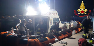 Nuoro, principio d’incendio a bordo di una barca a vela: soccorsi 3 turisti nuoro barca a vela