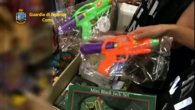 pistole acqua sequestrate