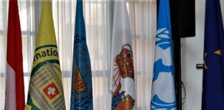 Trentennale della Universum Academy Switzerland: il programma universum academy bandiere