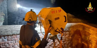 La Spezia, recuperato turista aggrappato al muraglione della ferrovia vigili la spezia