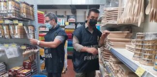 Bologna, sequestrati dalla GdF oltre 12mila prodotti non sicuri articoli sequestrati bologna