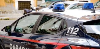 Arrestato 36enne per allacci abusivi alla rete elettrica auto carabinieri