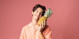 Francesco Savini cerca una cura per la sua ipocondria nel nuovo singolo “Equatore” francesco savini