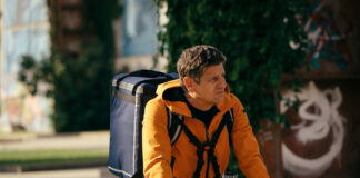 “E noi come stronzi rimanemmo a guardare”, il nuovo film di Pierfrancesco Diliberto con Fabio De Luigi e Ilenia Pastorelli