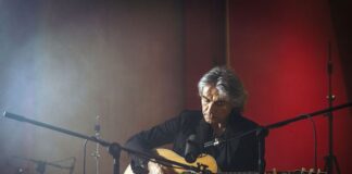 Natale 2021, gli auguri di Ligabue: “Tenete botta nell’anno che verrà”