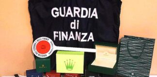 GdF Genova, commercio online di orologi di lusso: denunciate 2 persone orologi di lusso sequestrati