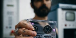 Con l’etichetta Dirt Tapes tornano le musicassette