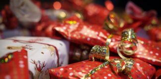 Natale, Confesercenti: 7 milioni di italiani a caccia degli ultimi doni regali natale