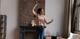 Single e casa, aumenta la propensione all’acquisto e diminuisce l’età: il 37% di chi compra ha meno di 35 anni