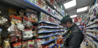 Roma, sequestrati 2,5 milioni di articoli natalizi non sicuri 07012022 prodotti sequestrati